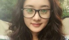 女明星带眼镜照片,探寻女明星的独特风采