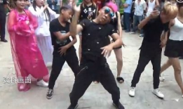 街上尬舞网红,网红尬舞风潮下的舞蹈艺术新篇章